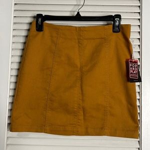 Mustard skirt. Size M.